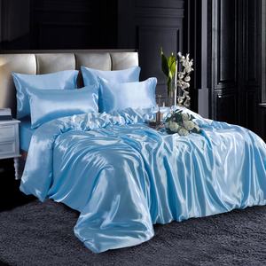 Il Set di biancheria da letto di lusso Queen Size 6 pezzi in raso di seta include federa e copripiumino - Product Image 5