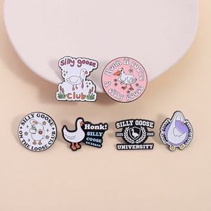 Al por mayor: Broches <span class=keywords><strong>de</strong></span> metal esmaltados con forma <span class=keywords><strong>de</strong></span> ganso divertido, <span class=keywords><strong>de</strong></span> la serie <span class=keywords><strong>de</strong></span> animales <span class=keywords><strong>de</strong></span> dibujos animados, tipo insignia, recuerdo, regalos, en buen stock - Product Image 3