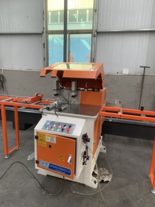 Новая одноглавая пила для резки ПВХ и алюминиевых профилей, для резки под углом 90 градусов °   и 45 °   Угловырезные станки (оборудование для производства окон и дверей) - Product Image 5