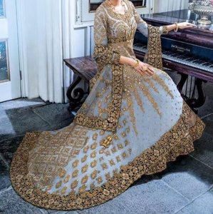 ชุดเดรสอานาร์กาลีแบบอินเดียและปากีสถานสุดหรู ปี 2019 พร้อมเลเฮนกาโจลี ปักลายซาร์โดซีอย่างประณีต สีฟ้าอ่อน สำหรับงานแต่งงาน - Product Image 5