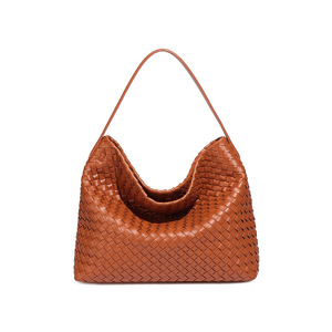Sac fourre-tout vintage mat de luxe pour femme, tissé à la main, à porter à l'épaule ou en bandoulière, design minimaliste, ouverture supérieure, usage quotidien - Product Image 1