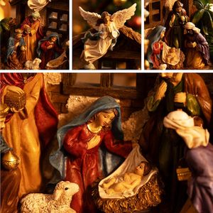 Statuine del Presepe di Natale Valery Madelyn con Luci LED, Set Sacra Famiglia in Resina Rossa e Oro per Interni, Casa, Tavolo/Camino - Product Image 4