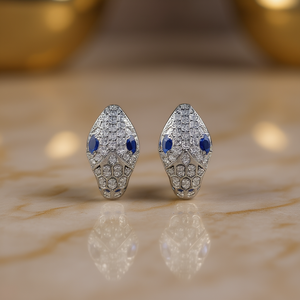 Pendientes de Serpiente en Oro Blanco E4009 con Diamantes Pavé y Zafiro Azul, Joyería Fina de Lujo para Mujer - Product Image 2