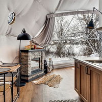 Dôme géodésique de luxe moderne en PVC pour le glamping, maison igloo extérieure avec salle de bain imperméable à triple couche pour l'hôtellerie