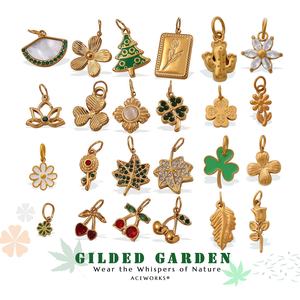 Jardín Dorado |   Colgante <span class=keywords><strong>de</strong></span> Acero Inoxidable Chapado <span class=keywords><strong>en</strong></span> Oro PVD <span class=keywords><strong>de</strong></span> 18K con Dijes <span class=keywords><strong>de</strong></span> Hojas y Flores para la Creación <span class=keywords><strong>de</strong></span> Joyas |   Resistente al deslustre e impermeable - Product Image 1