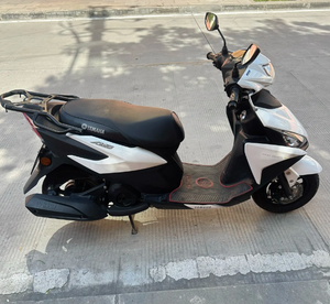 Scooter Yaahaha Fazzio <span class=keywords><strong>125</strong></span> - Refroidissement par air - <span class=keywords><strong>125</strong></span> cm³ - Transmission <span class=keywords><strong>automatique</strong></span> - Moteur monocylindre - Allumage CDI - Réservoir de carburant en plastique - Product Image 6
