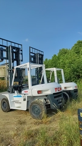 Chariot élévateur électrique d'occasion TCM <span class=keywords><strong>FD70</strong></span> 7 tonnes, quatre roues motrices, tout-terrain, hauteur de levage de 3 mètres - Product Image 4