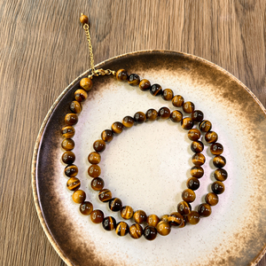 Collier de perles en pierre d'oeil de tigre naturel fait à la main de style vintage porte-bonheur et prospérité de 8mm pour la Saint-Valentin - Product Image 3