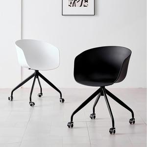 Chaise de réception pivotante en plastique <span class=keywords><strong>pas</strong></span> chère, fauteuil de bureau pivotant en plastique pour salon avec roulettes - Product Image 2