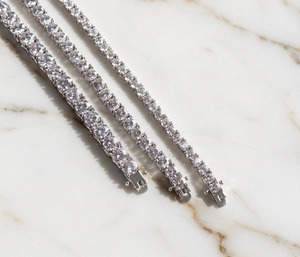Cadena de tenis con diamantes de moissanita de alta demanda, con cierre seguro y artesanía fina, disponible a un precio asequible. - Product Image 6