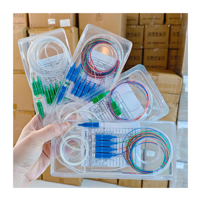 Mini 1x8 Fiber Optical Splitter FTTH Fiber Optic PLC Splitter with Mini Steel Tube for WiFi and 4G Networks