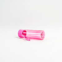 Bouteille d'eau de sport légère de 600 ml sans BPA, étanche et réutilisable avec poignée, idéale pour la salle de sport, la randonnée et les voyages.