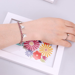 Pulsera de cristal con forma de mariposa para mujer con incrustaciones de diamantes, joyería para uso diario, tono plateado y dorado - Product Image 2