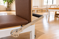 Machine de Pilates multifonctionnelle en alliage d'aluminium, type Half Cadillac Reformer Tower, avec résistance à ressort