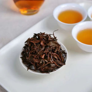 Zhengshanxiaozhong Hong Cha biologique Thé noir chinois de haute qualité Thé en vrac savoureux pour la santé et l'amincissement - Product Image 5