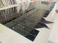 Carreaux de sol en marbre noir en forme de losange personnalisés, médaillons irréguliers en jet d'eau, carrelage en marbre, pierre naturelle