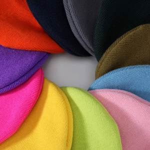 Gorros de Punto al por Mayor para Adultos, Hombres y Mujeres, de Color Sólido, en Stock, Gorro de Invierno Cálido, con Logotipo Personalizado, Gorro de Punto Colorido - Product Image 3