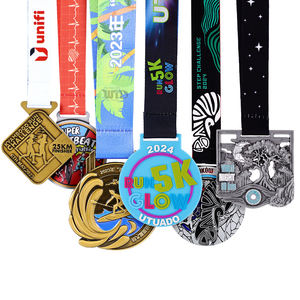 Médaille de sport de karaté <span class=keywords><strong>d</strong></span>'athlétisme en PVC personnalisé 5K/10K Médaille de cyclisme en cours <span class=keywords><strong>d</strong></span>'exécution avec finition en bois et métal Fabricant de technique de coulée - Product Image 1