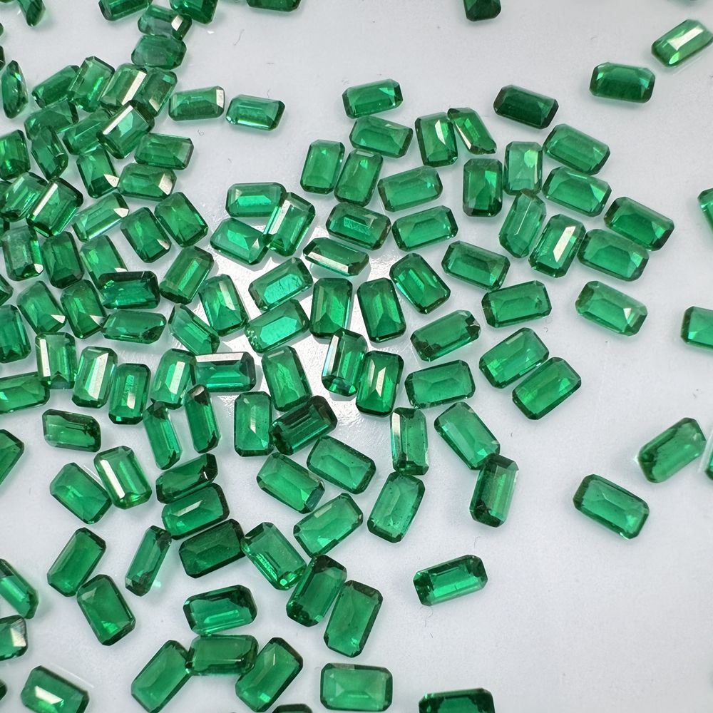 สีเขียว