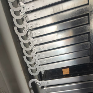 Planche d'échafaudage galvanisée BS1139/EN74-Panneau de passerelle en acier Q235 avec crochets de sécurité et antidérapant - Product Image 2