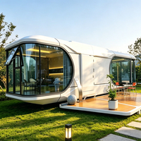 Maison Capsule Spatiale Moderne Minimaliste Écologique pour Studio de Yoga en Pente, Isolée, Résistante aux Intempéries et Ignifuge