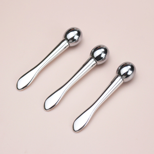 Outils cosmétiques, rouleau de massage pour les yeux de 5,8 cm, bâtonnet pour crème pour le visage, sérum, spatule pour soins de la peau, perles en métal, cuillère à <span class=keywords><strong>maquillage</strong></span> - Product Image 1