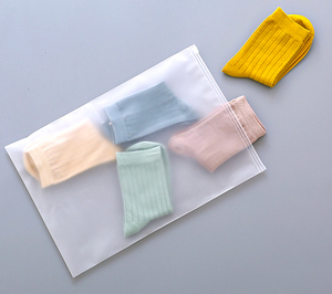 ถุงช้อปปิ้งพลาสติกแบบหนาพิเศษ 20S คุณภาพสูง ป้องกันความชื้น ไม่ซึมซับน้ำ ใช้ซ้ำได้ ปิดผนึกเองได้ - Product Image 5