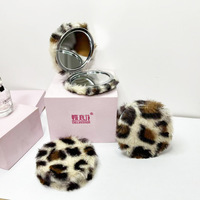 Miroir de maquillage compact pliable double face personnalisé, portable, en peluche à imprimé léopard, grossissement 2x