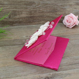 Invitation de <span class=keywords><strong>mariage</strong></span> de boîte-cadeau <span class=keywords><strong>rouge</strong></span> de fleur de cristal de <span class=keywords><strong>rose</strong></span> avec la conception de fleur - Product Image 3