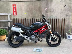 Motociclette Usate <span class=keywords><strong>Ducati</strong></span> Monster 795, Moto 800cc a Benzina, Moto Stradali, Moto Vintage, Motociclette Fuoristrada - Product Image 2