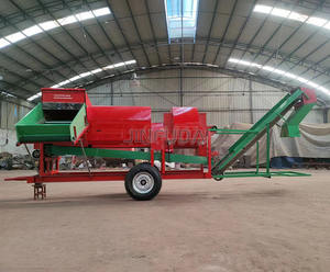 La machine déplace directement <span class=keywords><strong>les</strong></span> plants d'arachides dans le champ et <span class=keywords><strong>les</strong></span> envoie vers le mécanisme de cueillette des fruits à l'intérieur. - Product Image 3