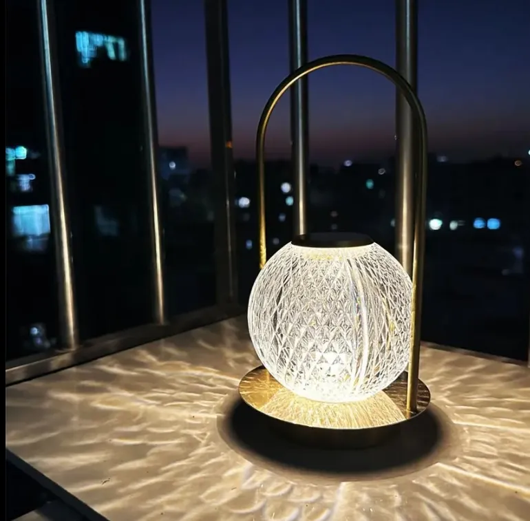रेट्रो रचनात्मक हाथ से तैयार धातु डेस्क लैंप आईएनएस बार बेडरूम वातावरण रात की रोशनी