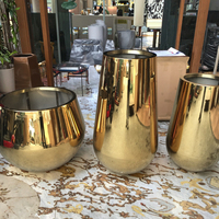 Pot de fleurs moderne de luxe en métal/grand vase à fleurs en or/jardinières d'extérieur pour hôtels