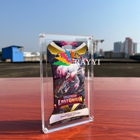Boîte en acrylique personnalisée pour booster Pokémon en blister avec protection UV et manches premium