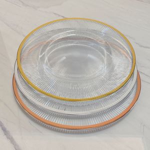 Assiettes de présentation en <span class=keywords><strong>plastique</strong></span> transparent avec bord doré de 12,6 pouces pour la Saint-Valentin, le <span class=keywords><strong>Nouvel</strong></span> <span class=keywords><strong>An</strong></span>, Noël et les décorations de mariage - Product Image 5