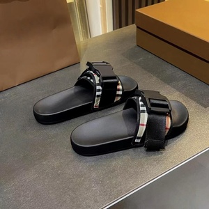 Sandales de plage luxueuses pour hommes et femmes, antidérapantes, semelles en caoutchouc de haute qualité, tongs classiques d'été, mode - Product Image 3