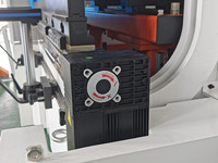 Presse plieuse CNC électrique pure 400KN 1250MM 6+1 axes avec traitement de noircissement du moule Delem DA53TX
