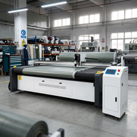 Machine de découpe CNC à couteau oscillant pour tissus d'auvents, bâches en PVC et voiles d'ombrage, avec alimentation automatique par rouleau et table fixe