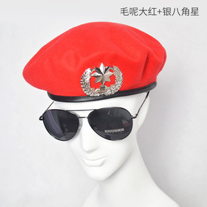 Béret en Laine Étoile à Huit Branches Rouge Carré pour Danse - Product Image 4