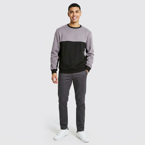 Conjunto Deportivo Personalizado Unisex en Negro y Gris con Paneles, Secado Rápido y Transpirable - Product Image 1
