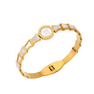 Bracciale in Acciaio Inossidabile con Diamanti e Conchiglie, Placcato Oro, Design Geometrico, Gioiello Unisex alla Moda - Product Image 1