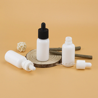 Nouvel emballage cosmétique conçu de bouteille en verre opale de cylindre de 30ml 50ml 60ml avec le bouchon de compte-gouttes pour l'emballage cosmétique