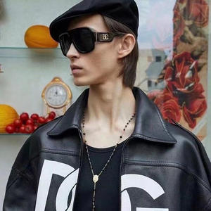 Lunettes de soleil carrées Dolce & Gabbana pour femmes, noires, protection UV400, style streetwear tendance - Product Image 2