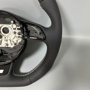 <span class=keywords><strong>Volante</strong></span> de cuero completamente perforado personalizado para <span class=keywords><strong>Audi</strong></span> RS3 RS4 RS5 A1 A3 <span class=keywords><strong>A4</strong></span> B9 A5 A6 A7 A8 S3 S4 S5 Q3 Q5 Q7 - Product Image 4