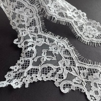 Ruban de dentelle vintage floral élégant en maille pour robe de mariée, chemin de table et ceinture de chaise