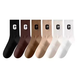 Chaussettes de sport cyclistes personnalisées de haute qualité avec logo, en coton molletonné, pour femmes, hommes et jeunes, saison printemps, positionnement du logo personnalisé, vente en gros - Product Image 3