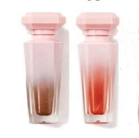 Fard à paupières liquide personnalisable en gros avec logo, effet scintillant métallique lumineux, formule nacrée waterproof, plusieurs couleurs pour femmes