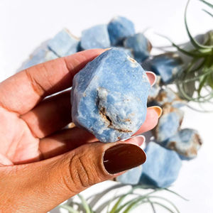 Pierre brute d'angélite naturelle en gros, cristal de guérison non poli, spécimen minéral en vrac pour le Reiki et la décoration intérieure - Product Image 2