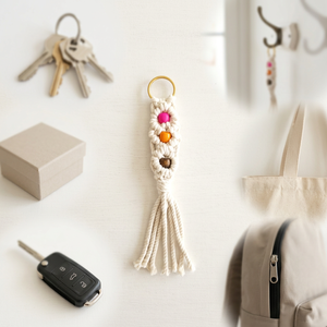 Nouveau porte-clés bohème en macramé fait main en coton avec pendentif pompon en perles de bois pour cadeaux d'anniversaire/mariage et décoration de sac - Product Image 2