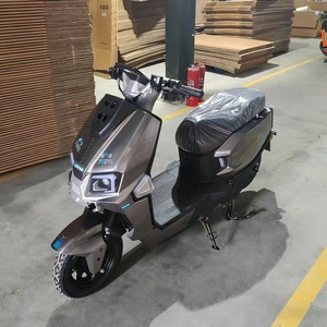 Vélo électrique haute vitesse 1800W avec contrôleur intelligent 18 tubes, suspension hydraulique et roues en alliage pour les trajets urbains - Product Image 4